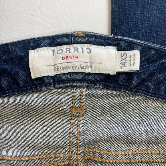 Torrid Women’s Flare Jeans Size 14XS – Dark Blue Denim Wash - Picture 3 of 14